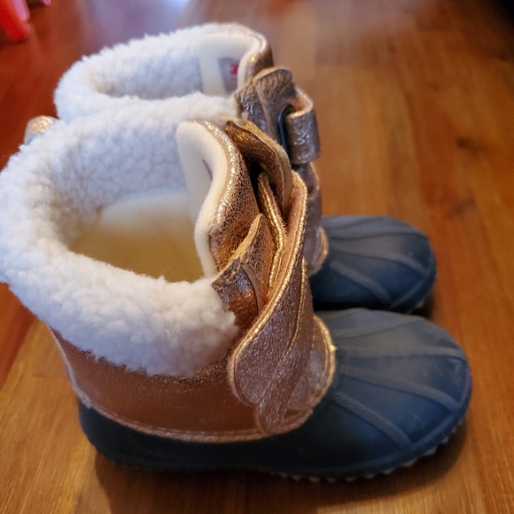 GAP Other - Toddler Gap Rose Gold Velcro Duck Boots -EUC